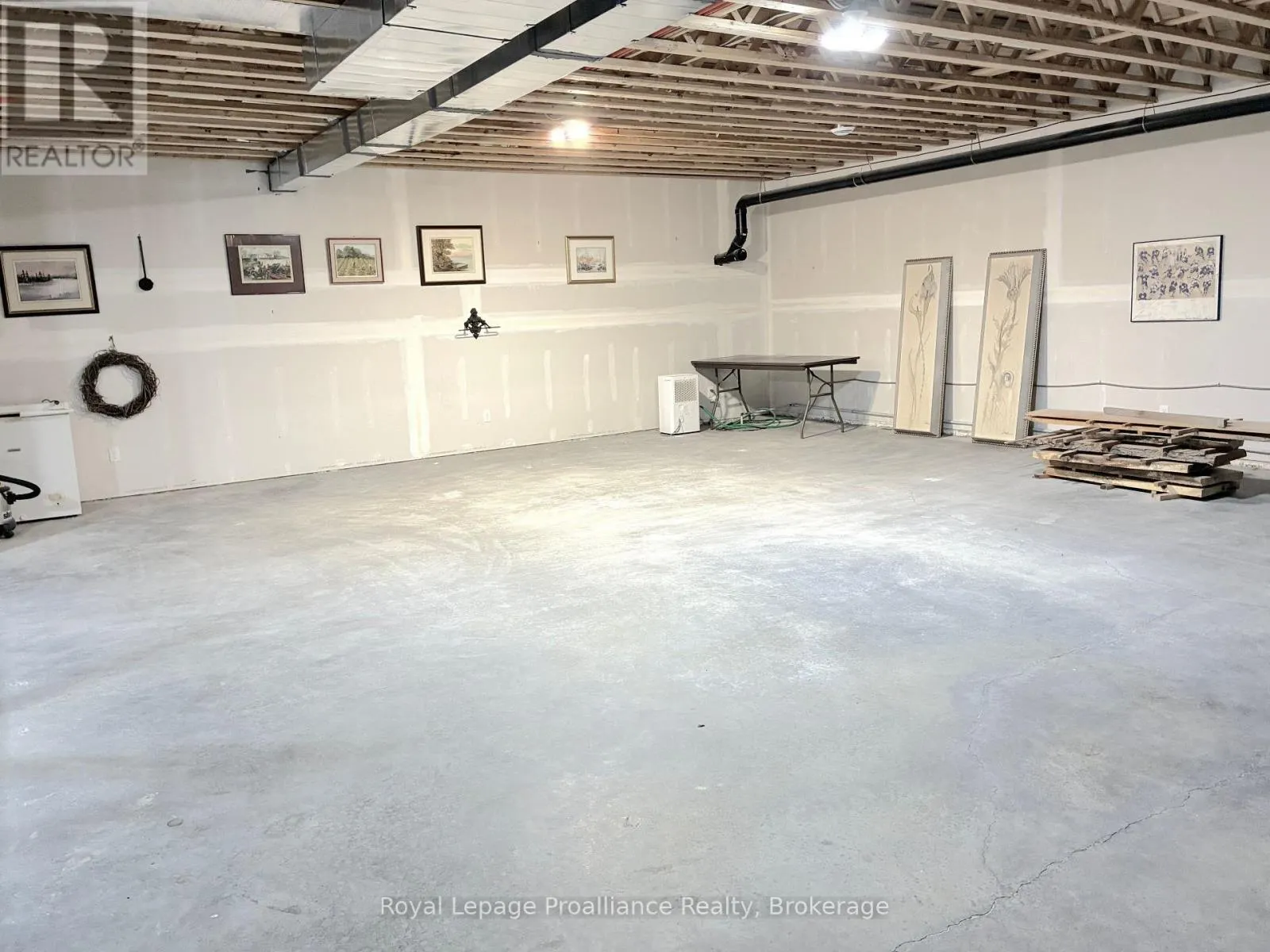 254 AIRPORT ROAD