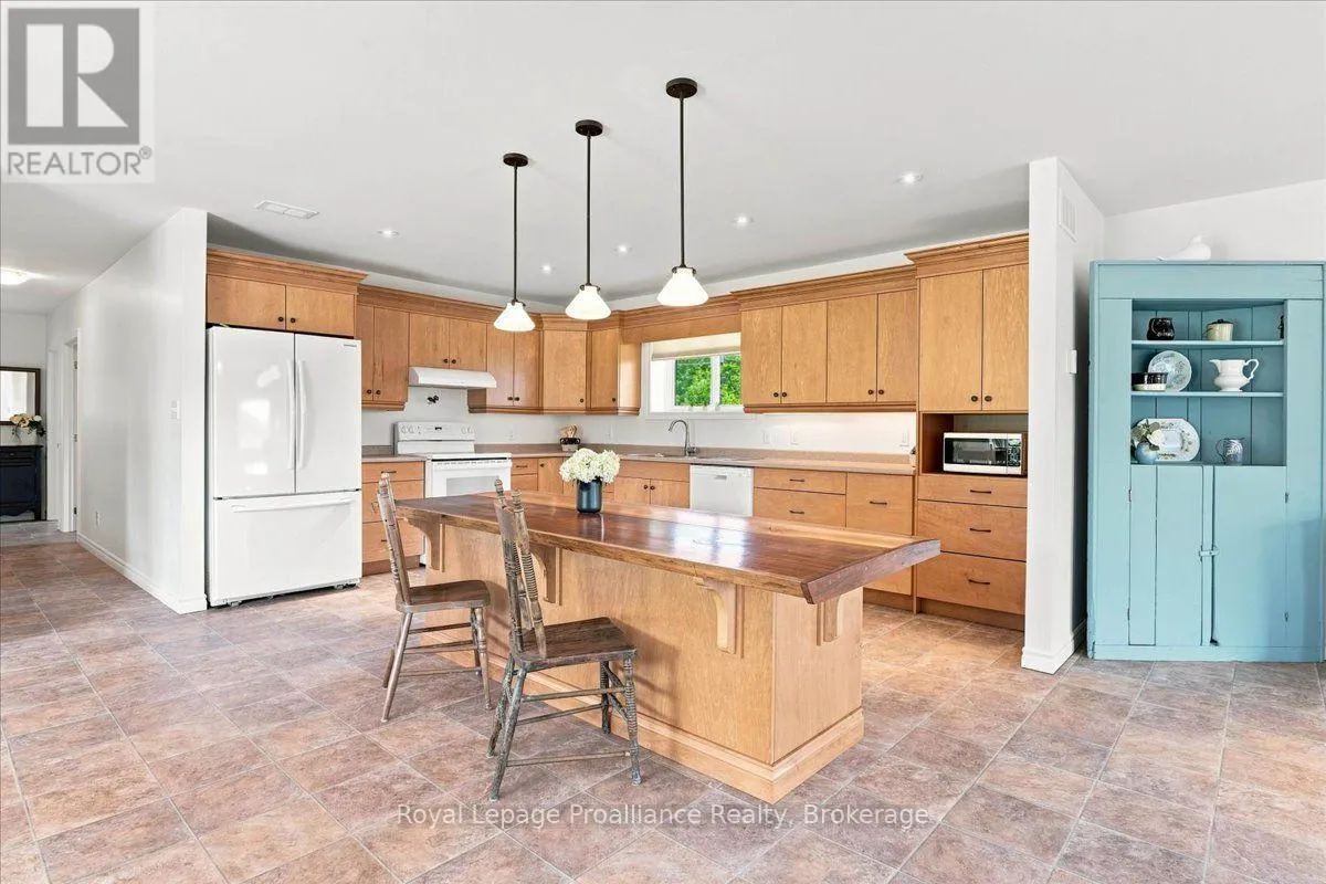 254 AIRPORT ROAD