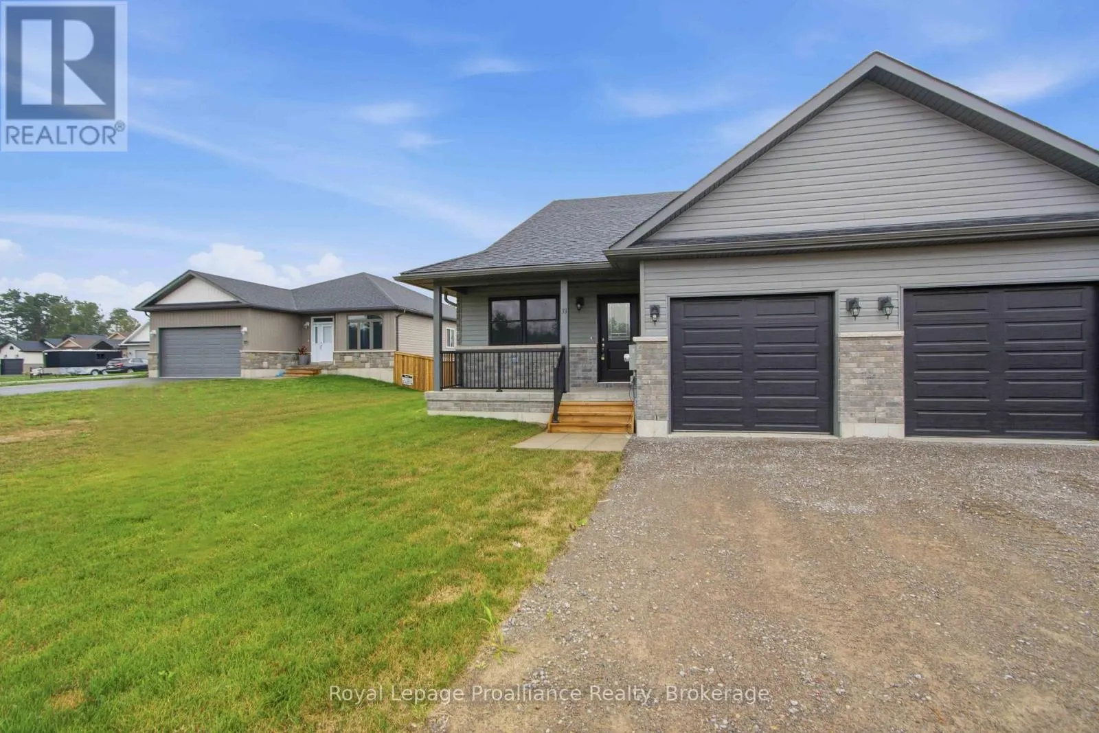 33 CLAYTON JOHN AVENUE