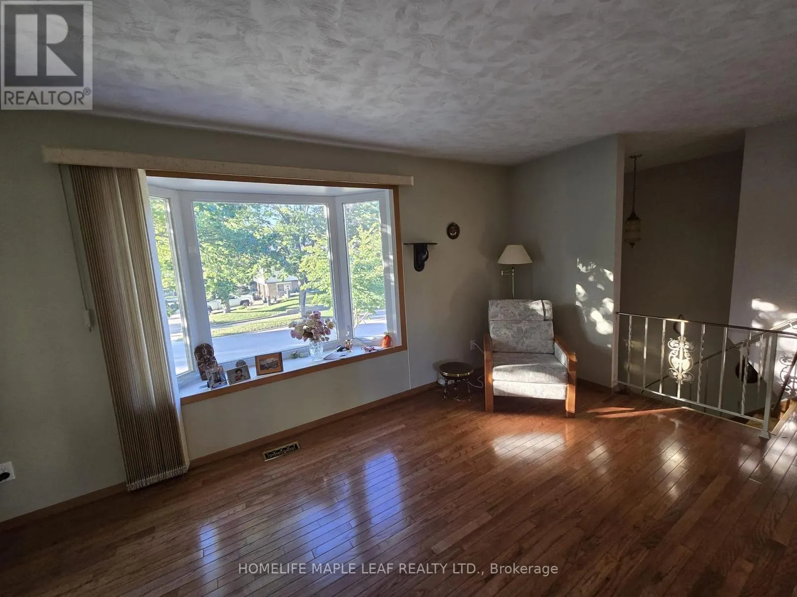 410 LAKEVIEW DRIVE