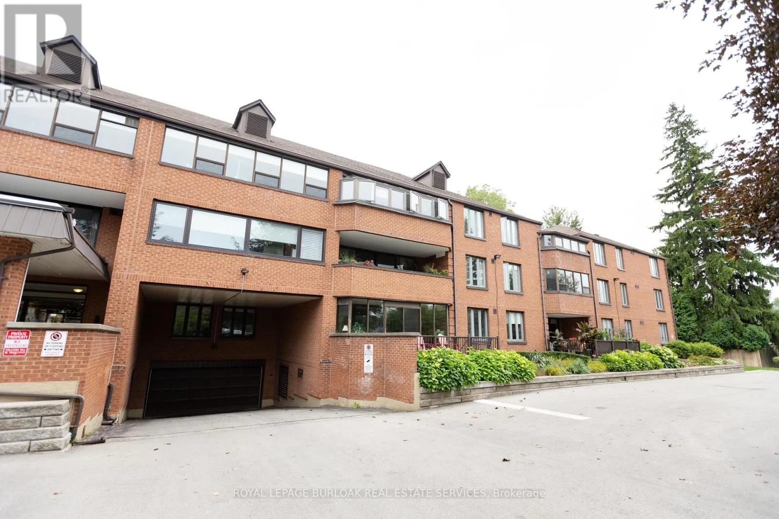 116 - 150 WILSON STREET W