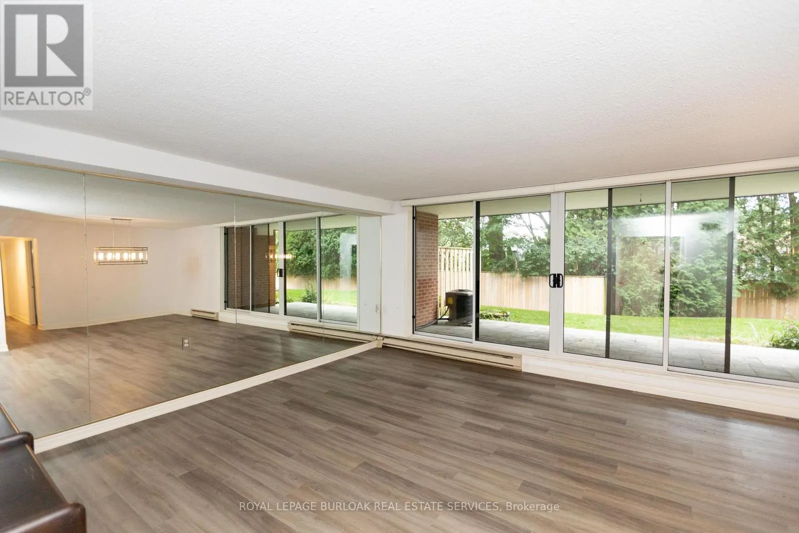 116 - 150 WILSON STREET W
