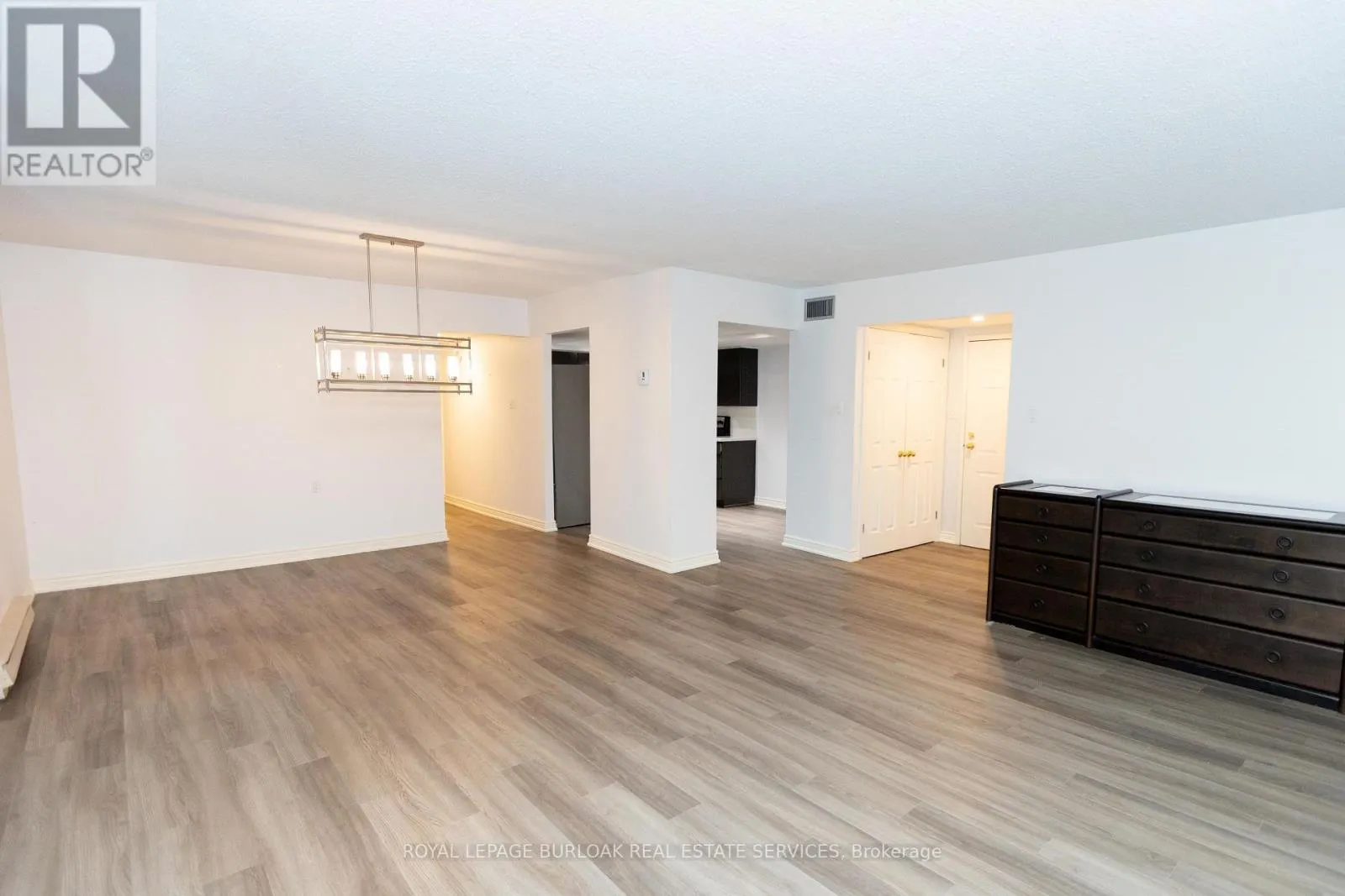 116 - 150 WILSON STREET W