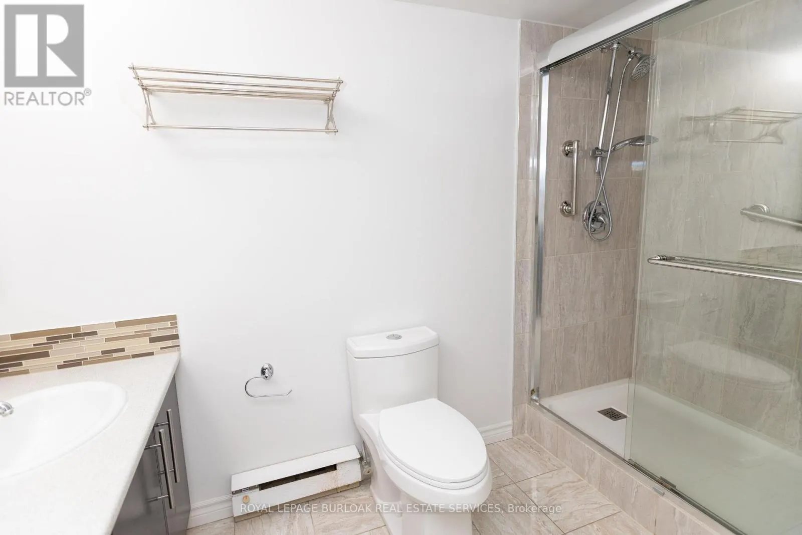 116 - 150 WILSON STREET W