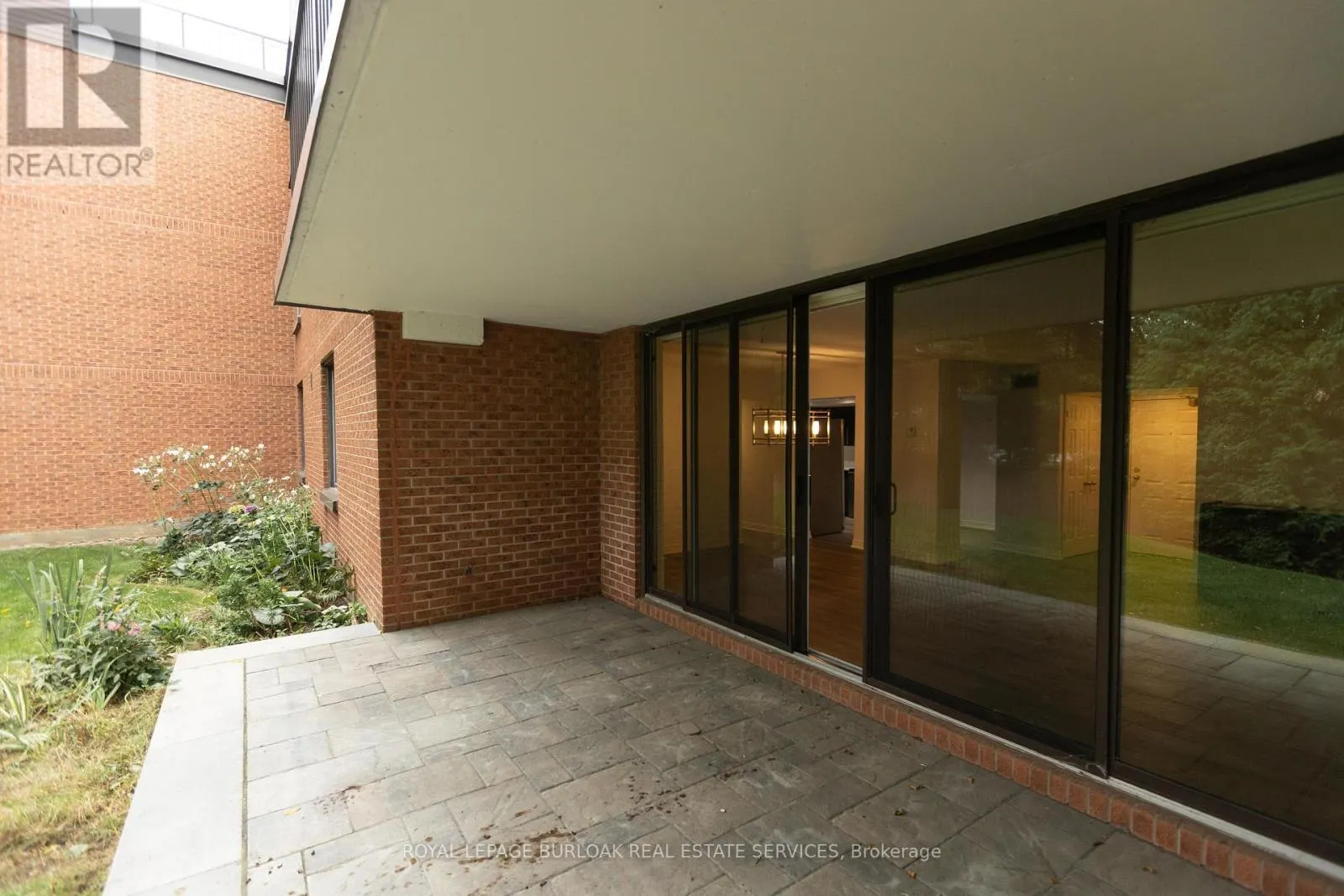 116 - 150 WILSON STREET W