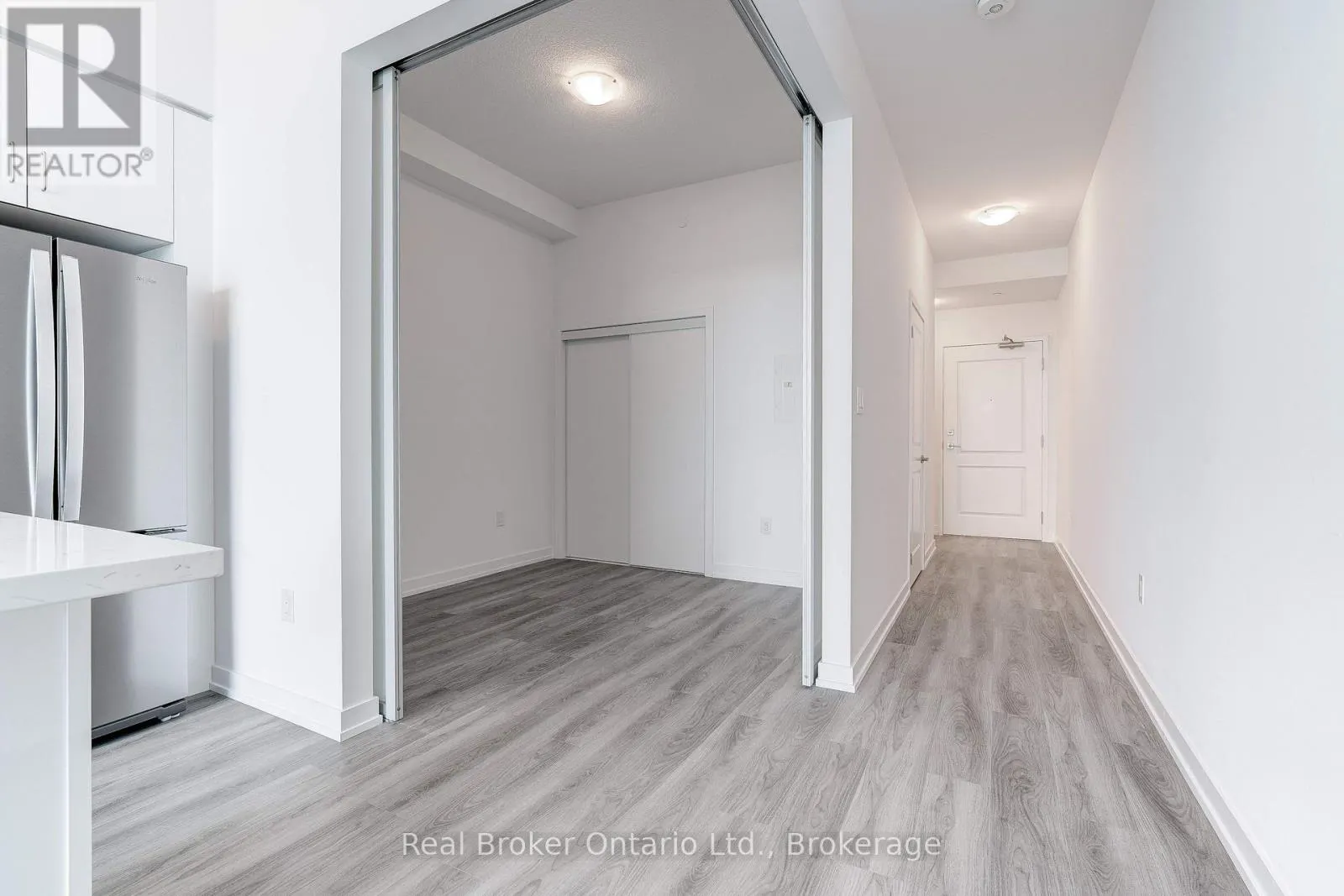516 - 470 DUNDAS STREET E #516