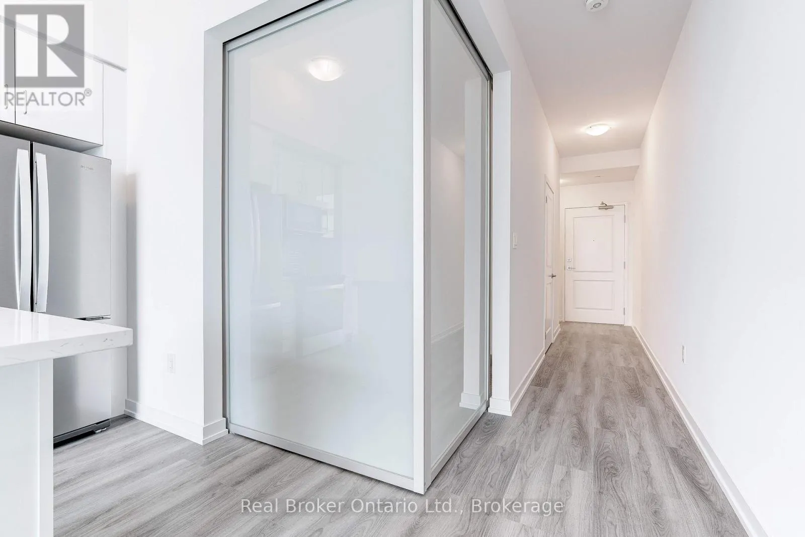 516 - 470 DUNDAS STREET E #516