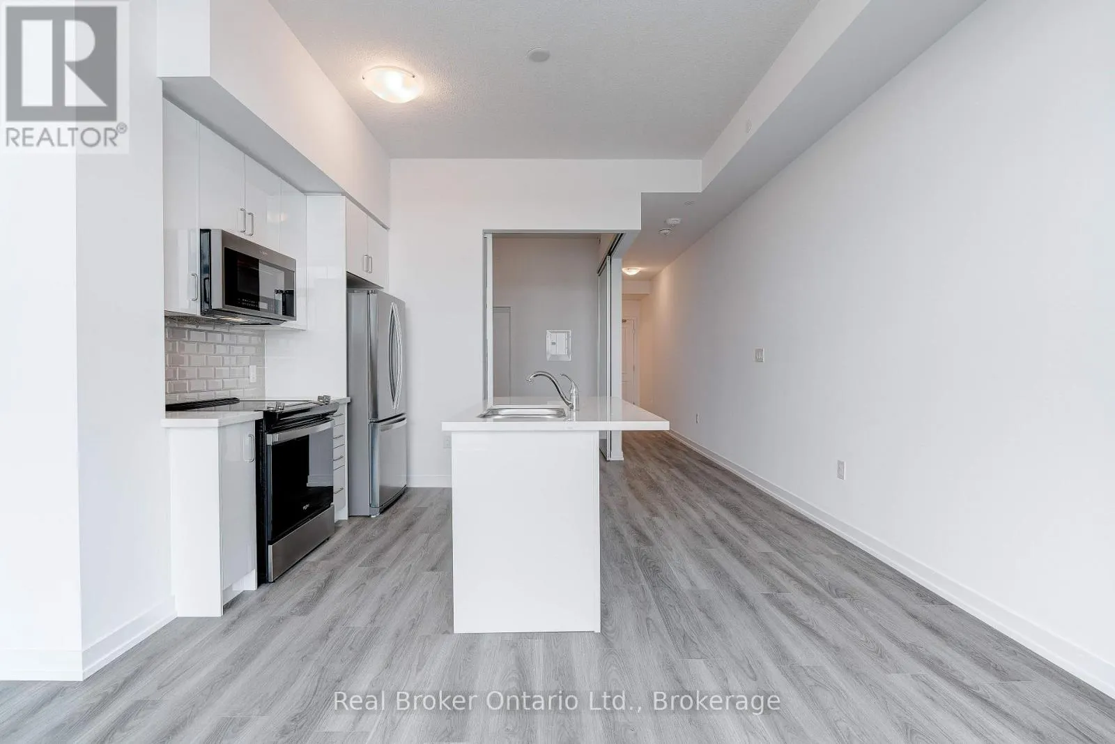 516 - 470 DUNDAS STREET E #516