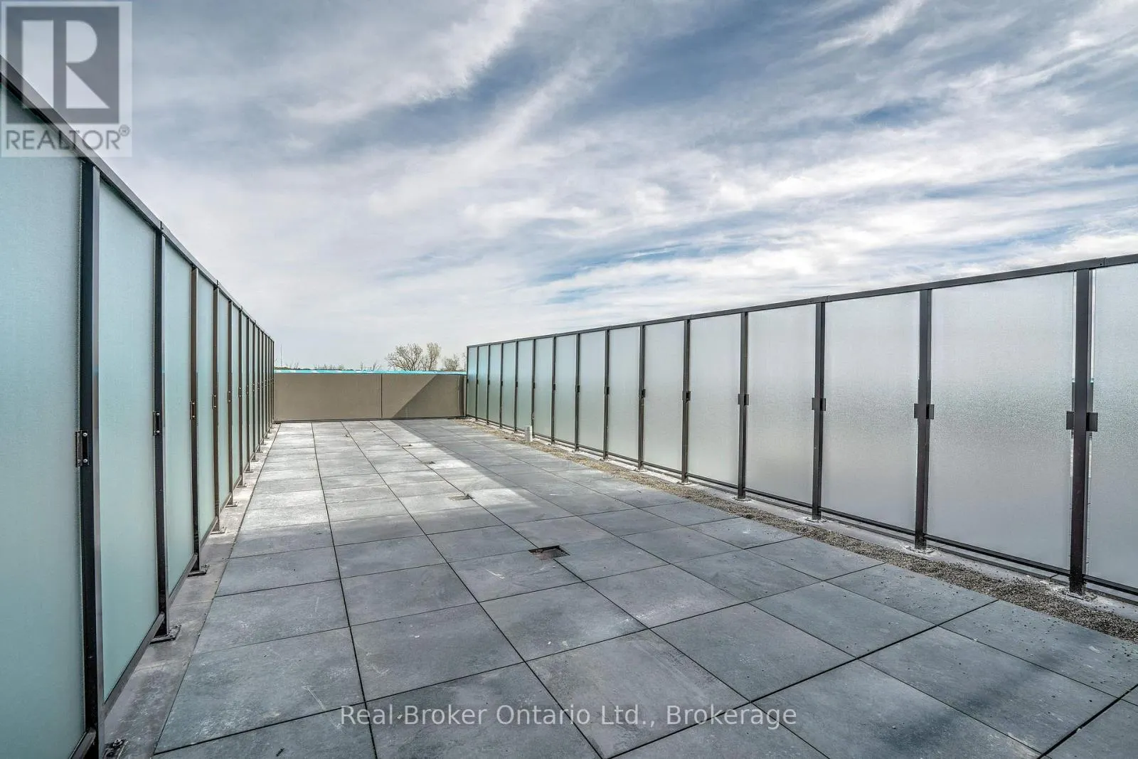 516 - 470 DUNDAS STREET E #516