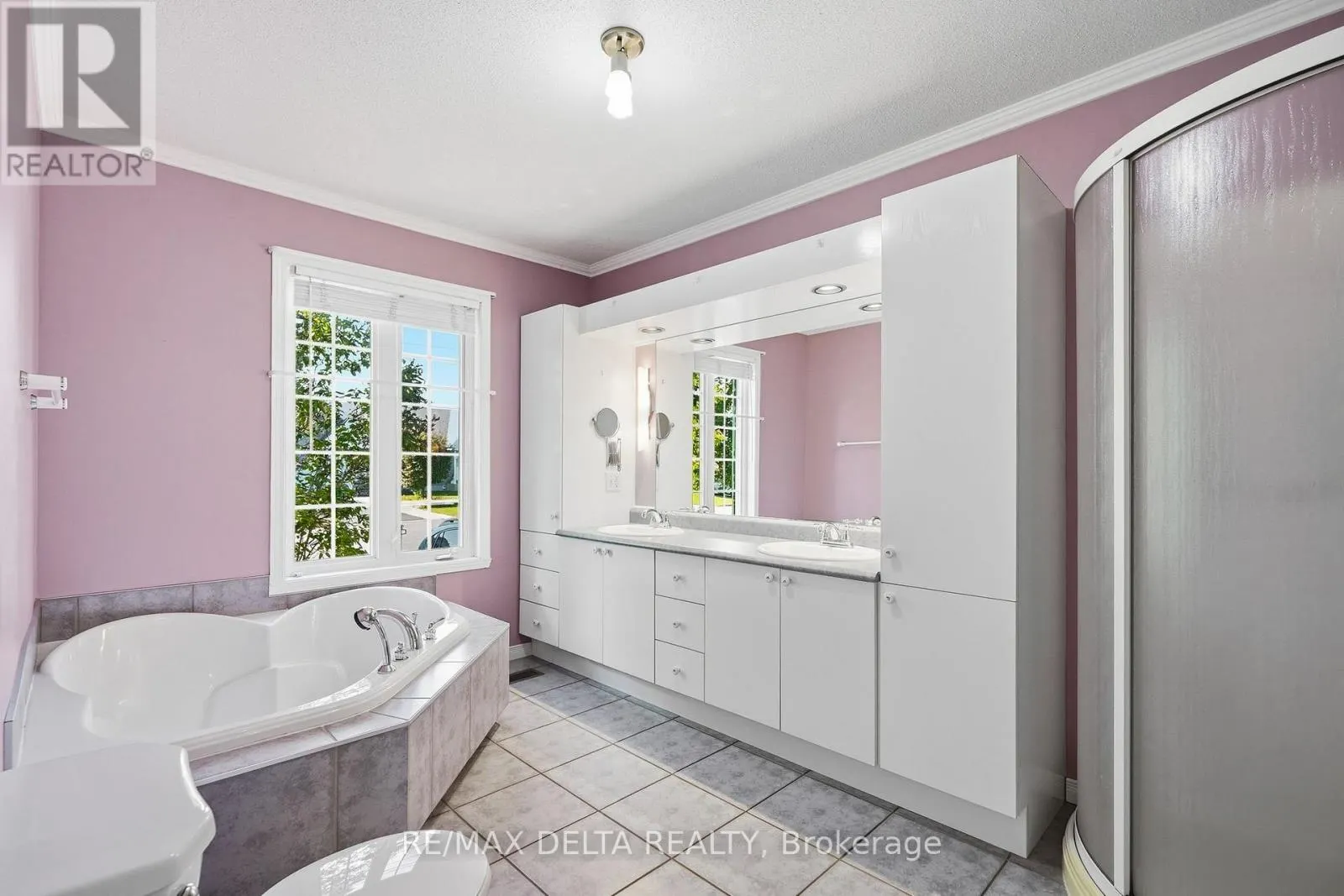 851 NELSON STREET W