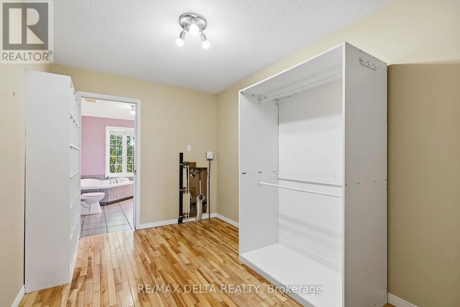 851 NELSON STREET W