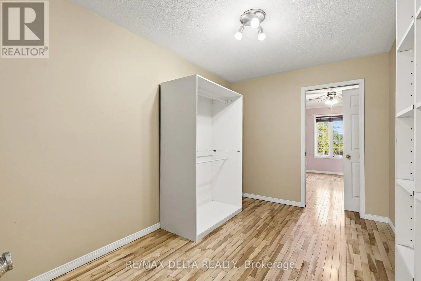851 NELSON STREET W