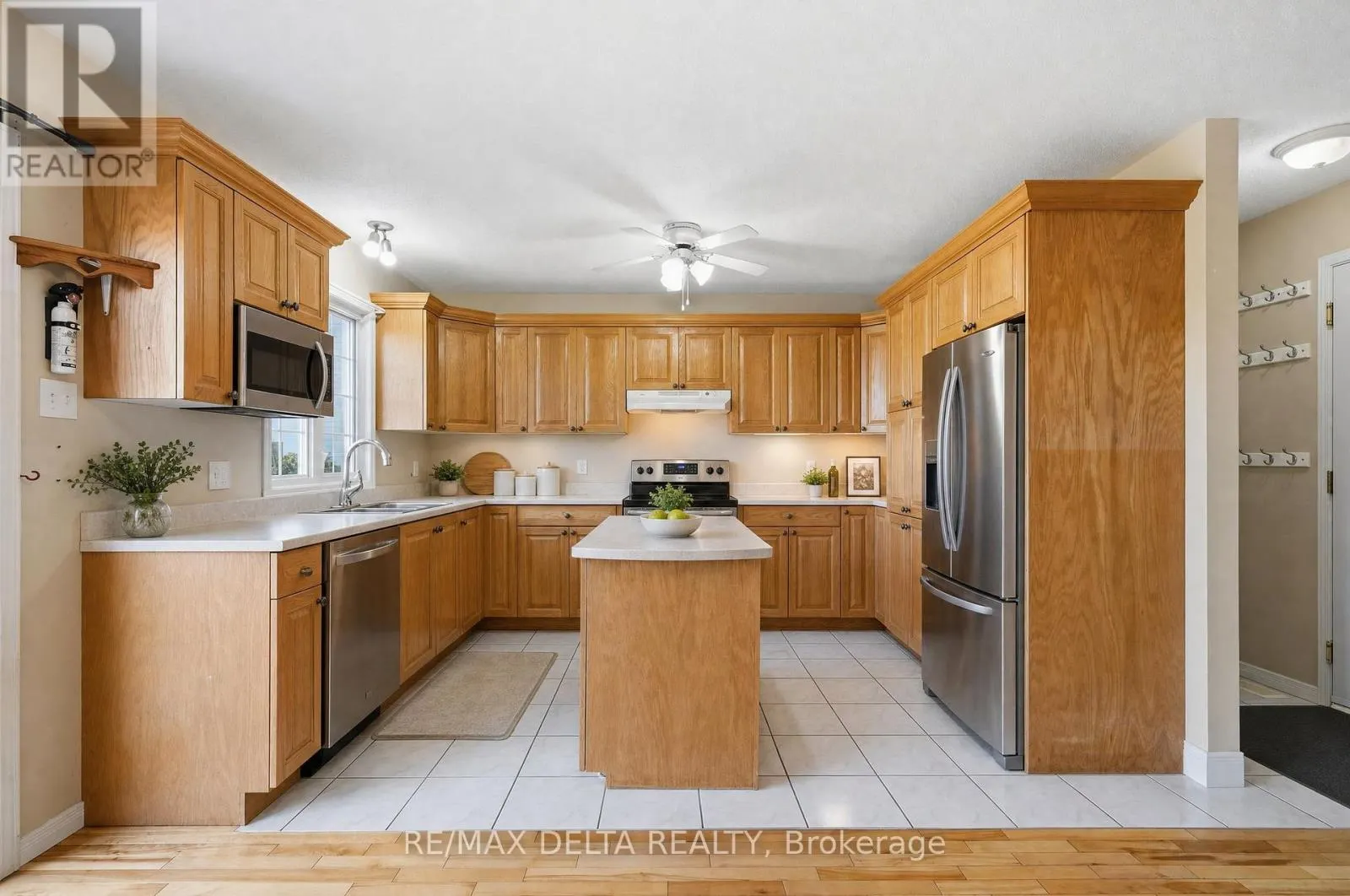 851 NELSON STREET W