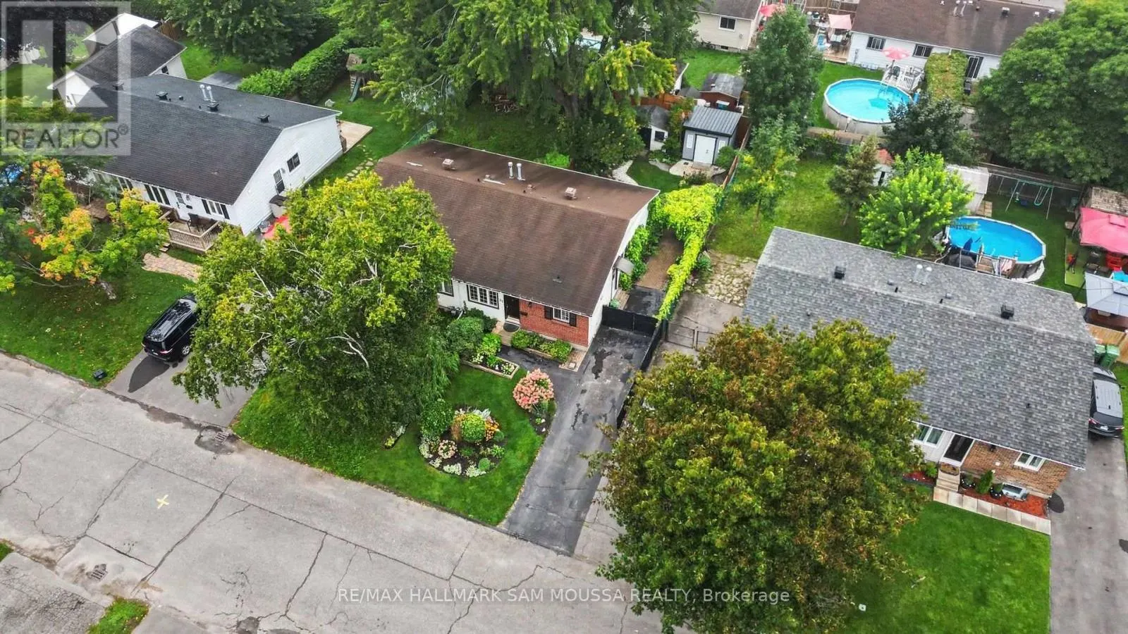 35 BALLANTRAE WAY