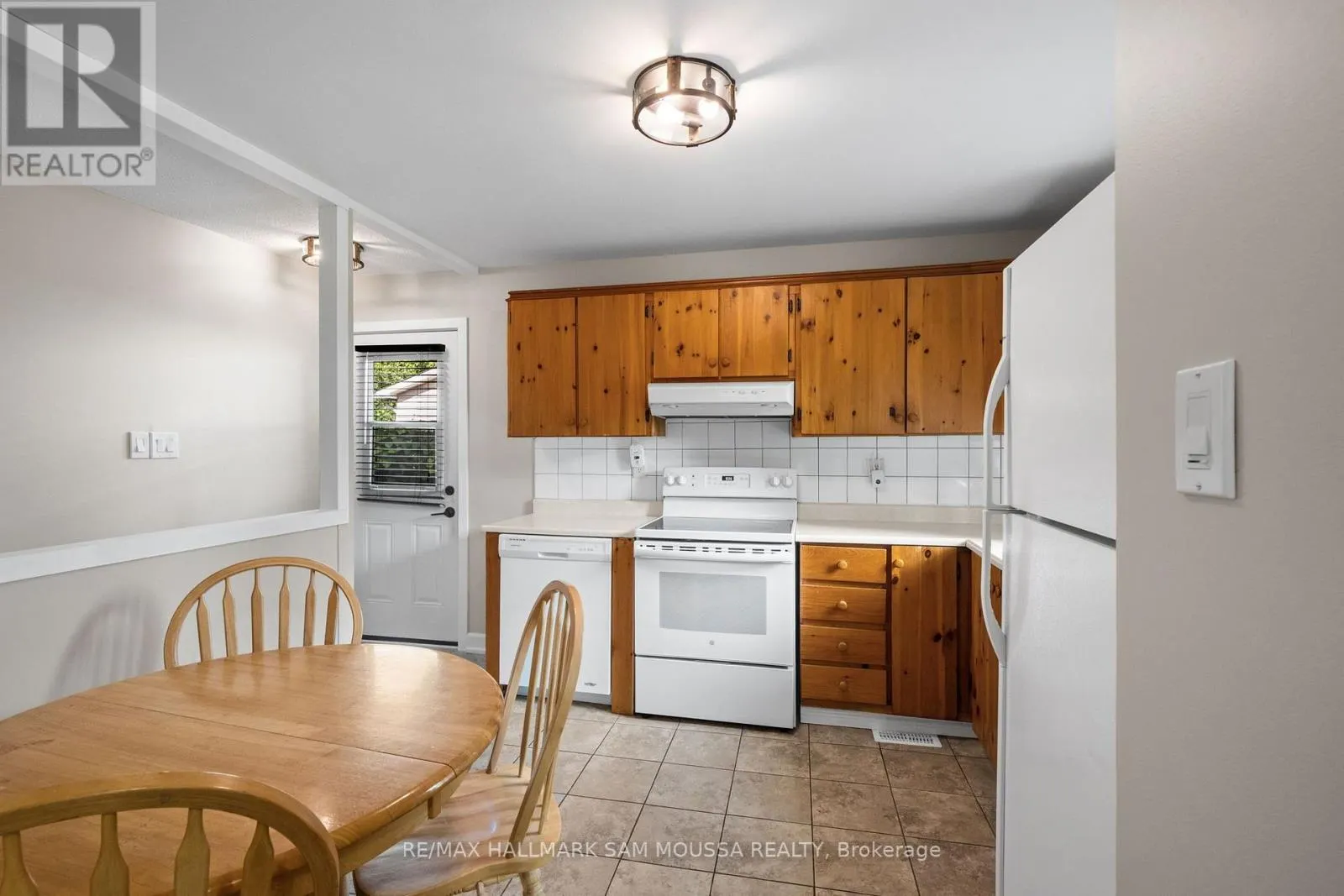 35 BALLANTRAE WAY