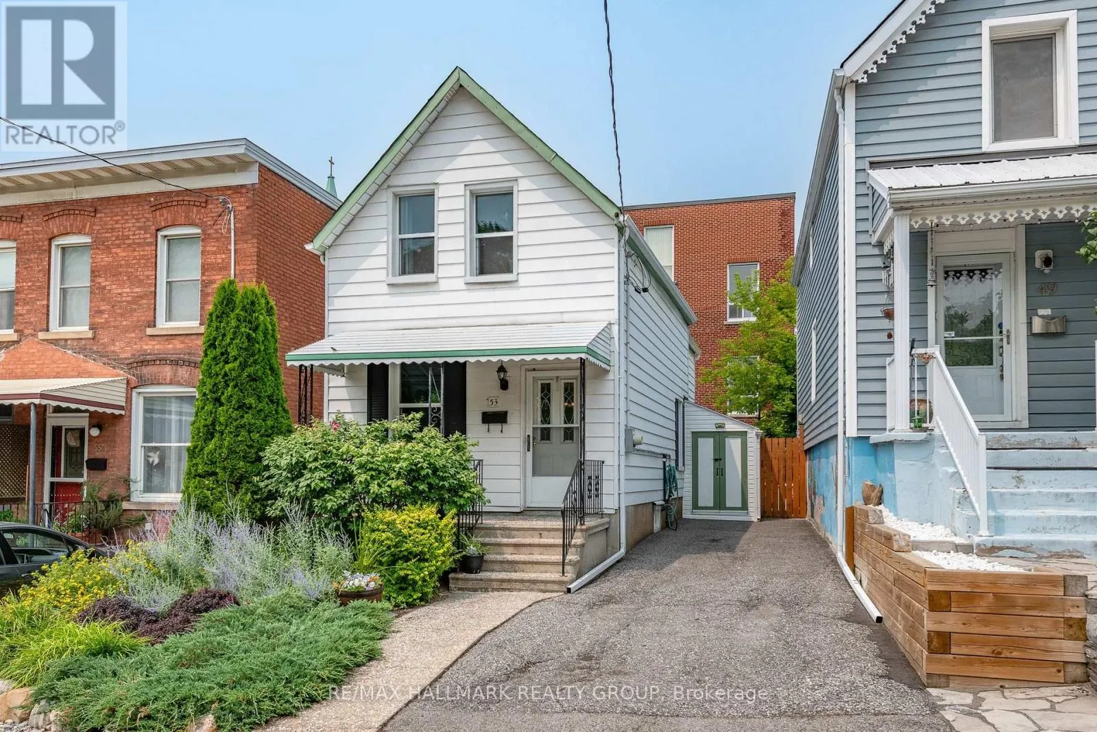 53 LOUISA STREET