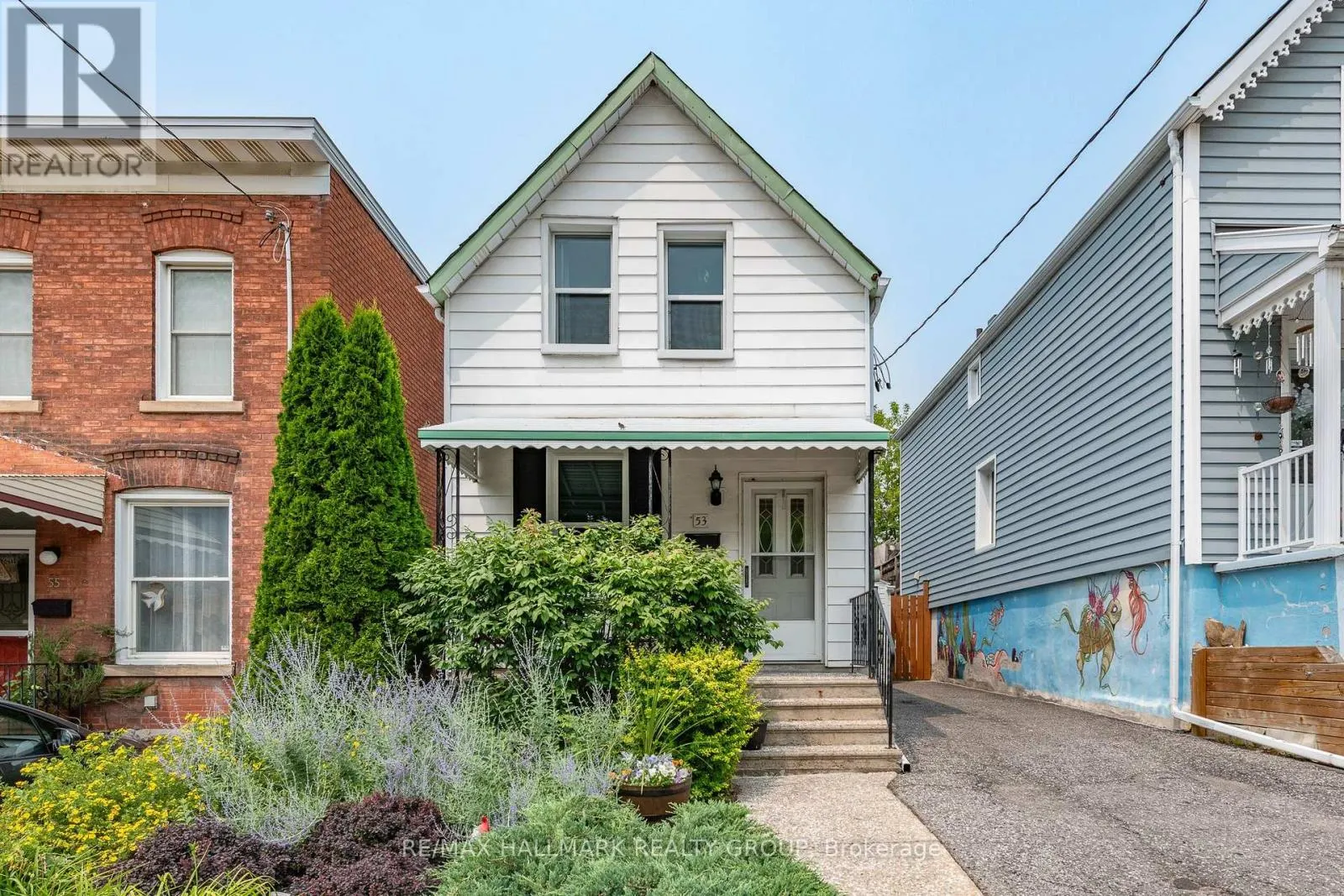 53 LOUISA STREET