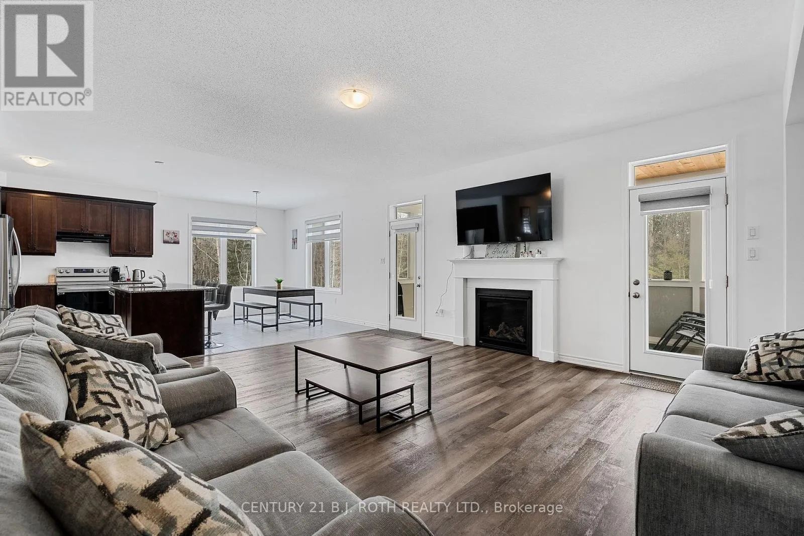 22 DYER CRESCENT