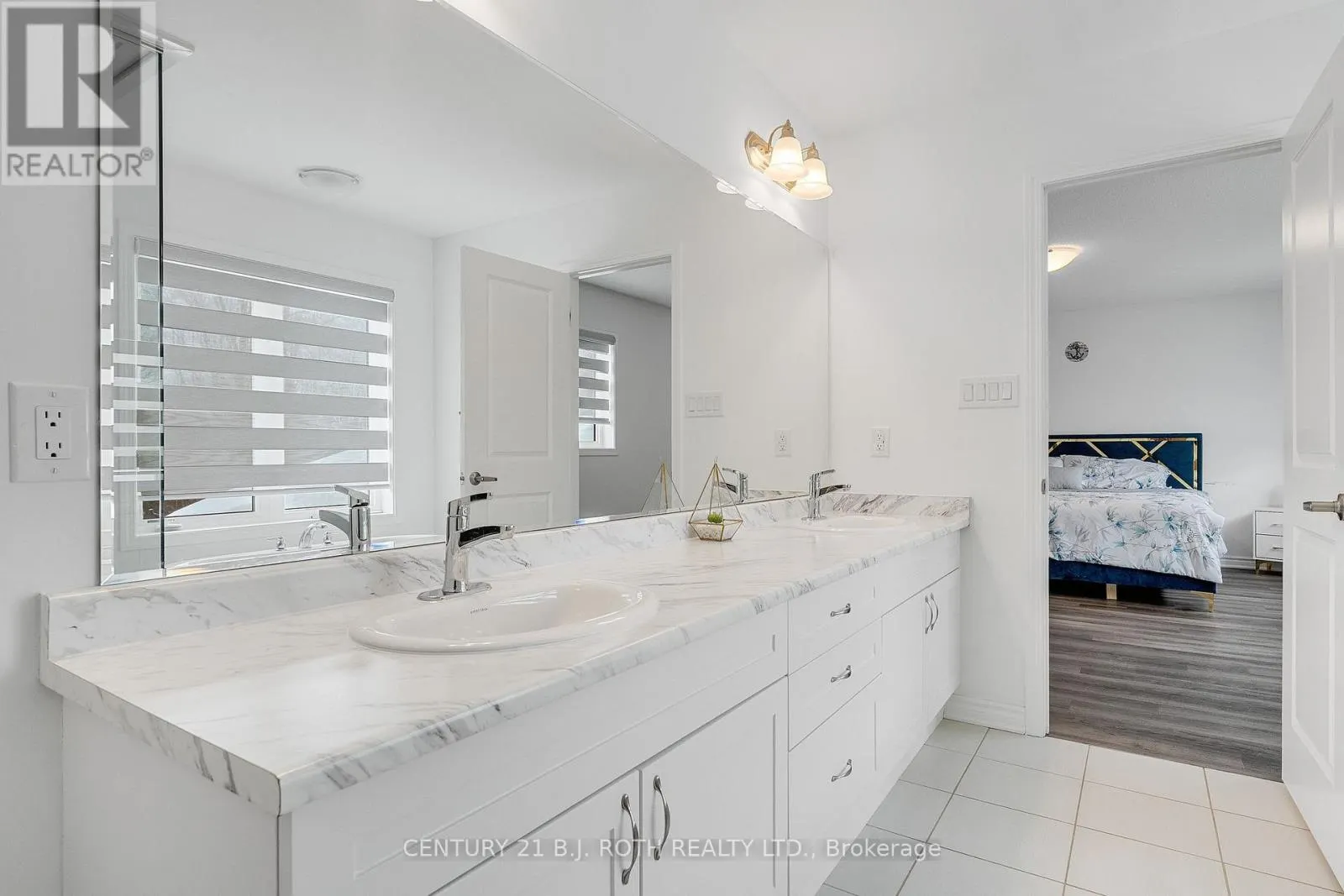 22 DYER CRESCENT