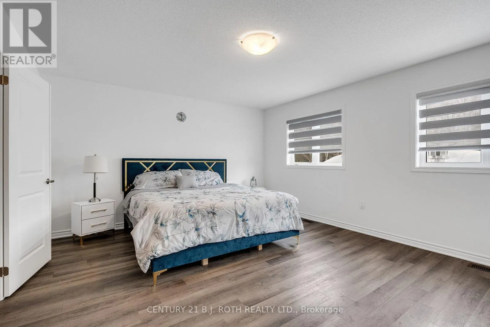 22 DYER CRESCENT