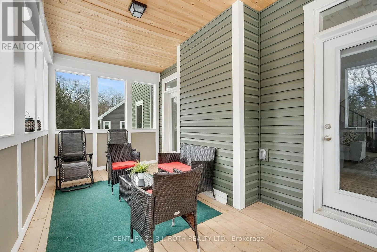 22 DYER CRESCENT