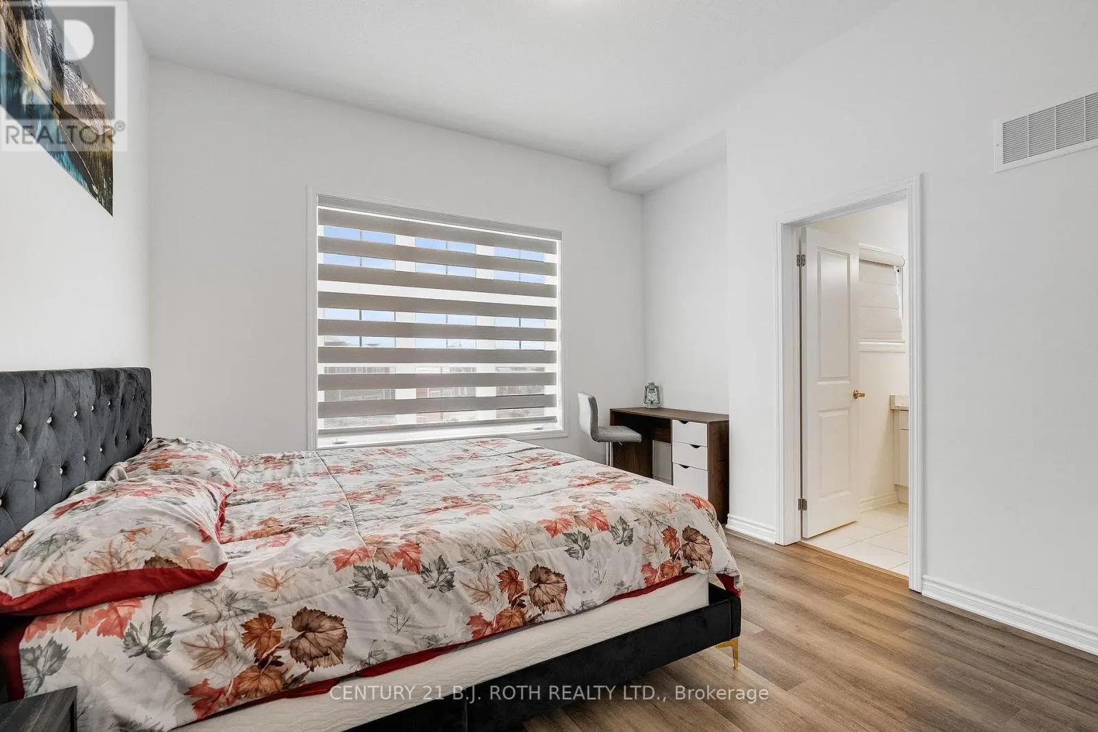 22 DYER CRESCENT