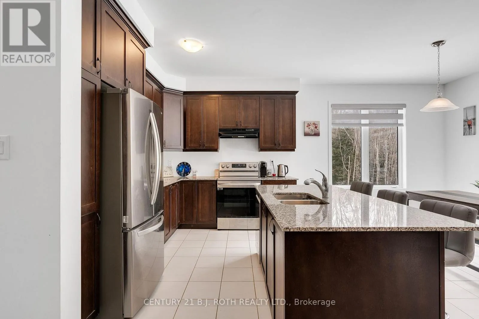 22 DYER CRESCENT