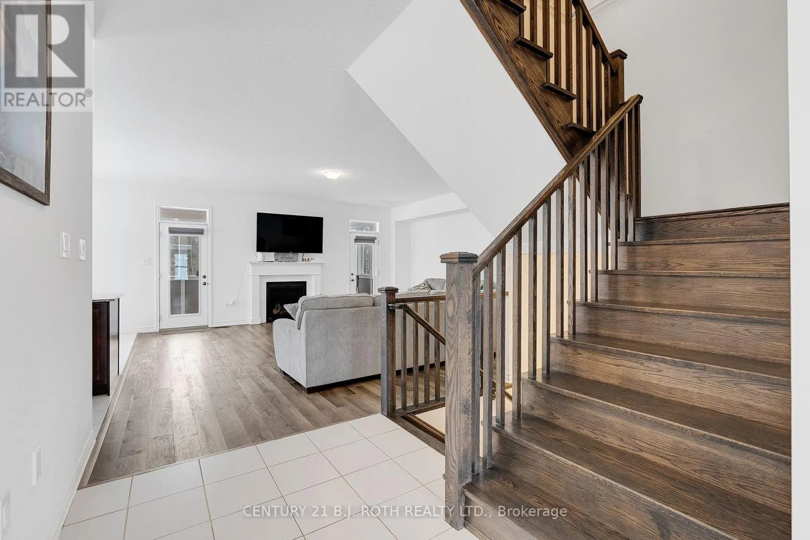 22 DYER CRESCENT