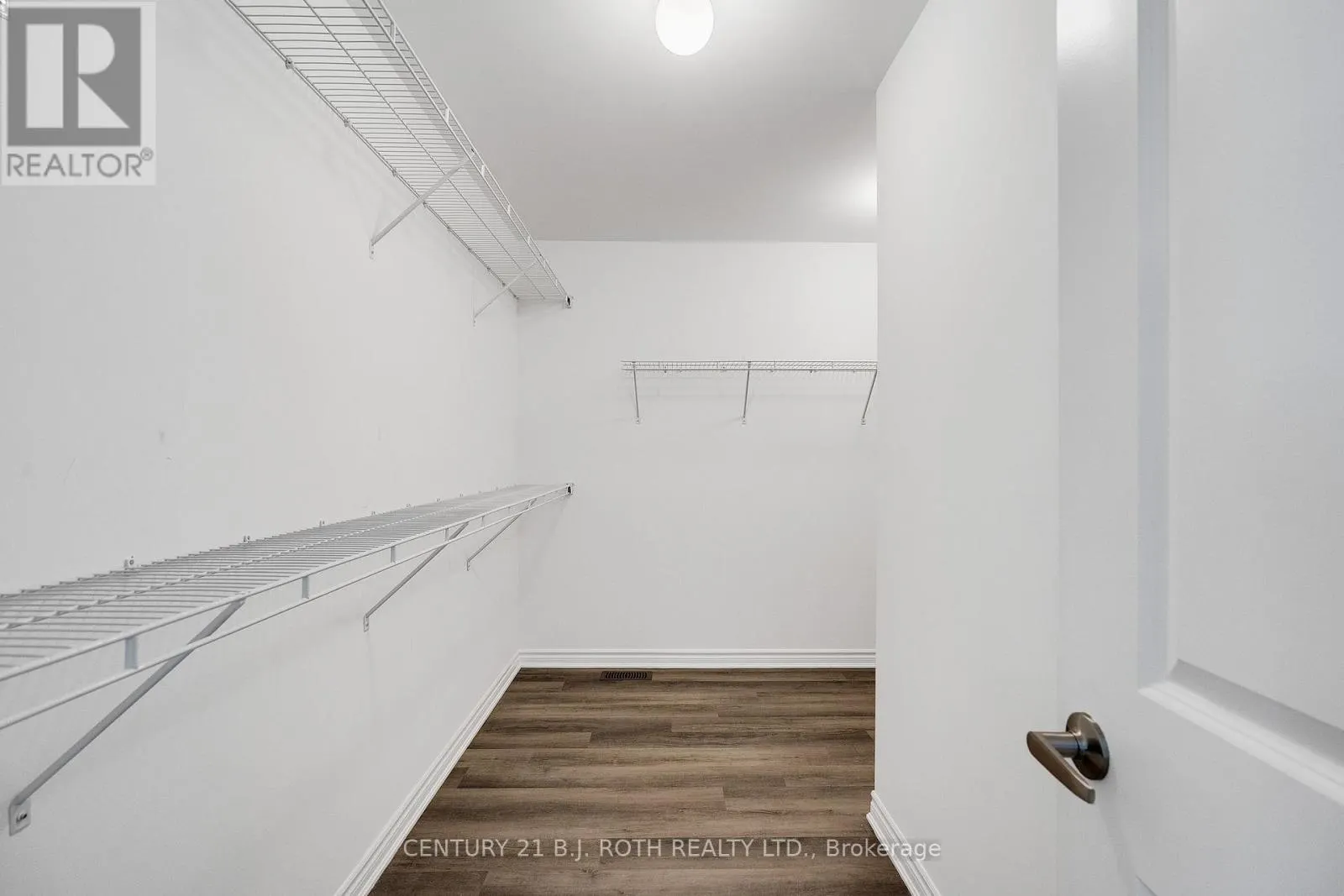 22 DYER CRESCENT