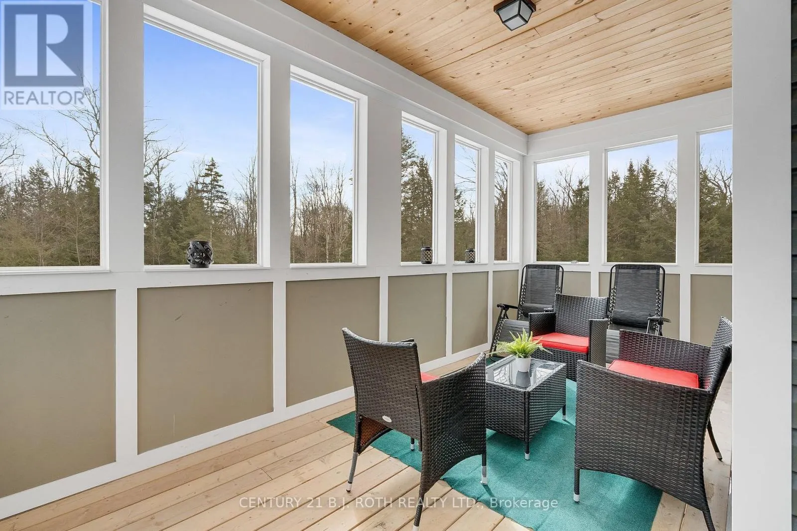 22 DYER CRESCENT