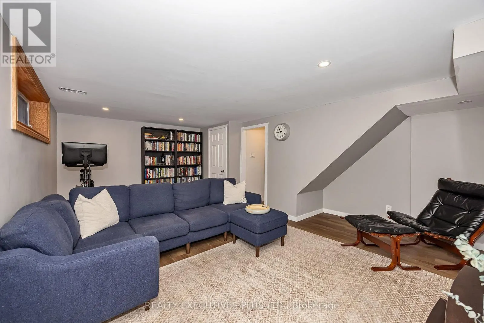1533 PAYETTE DRIVE