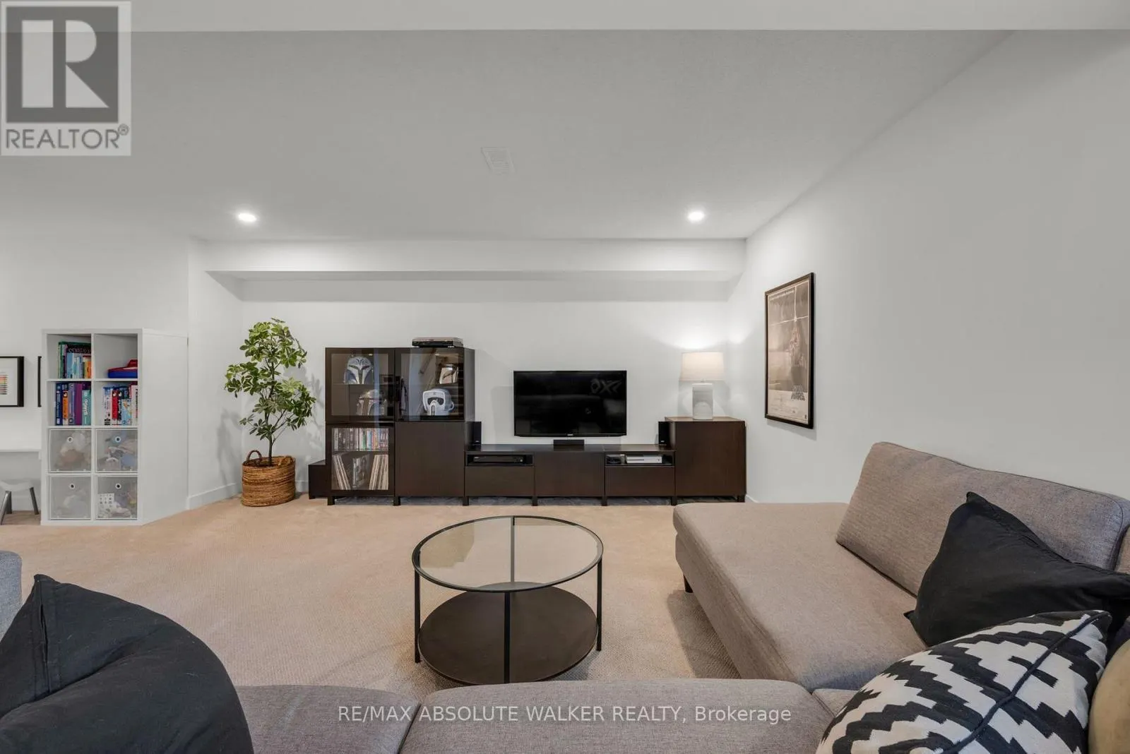 104 HEIRLOOM STREET