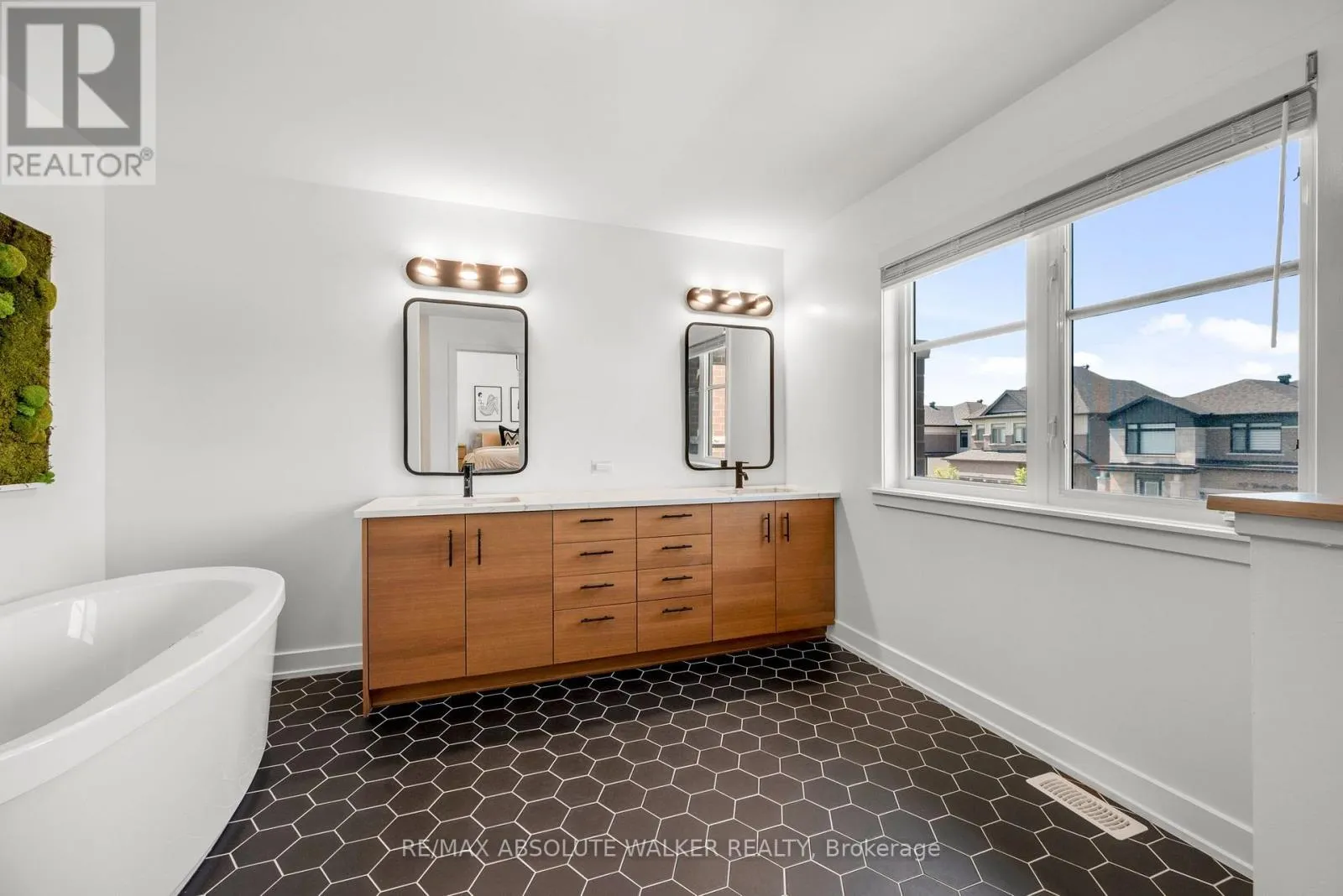 104 HEIRLOOM STREET