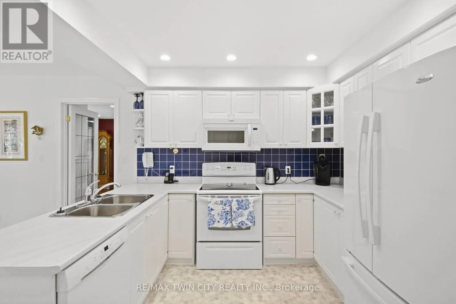 1 - 10 ISHERWOOD AVENUE