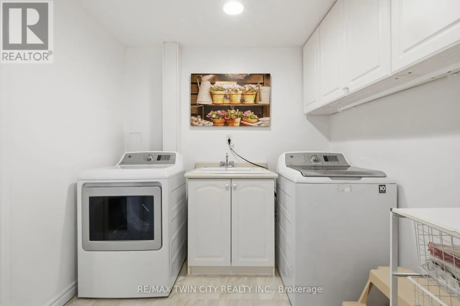 1 - 10 ISHERWOOD AVENUE