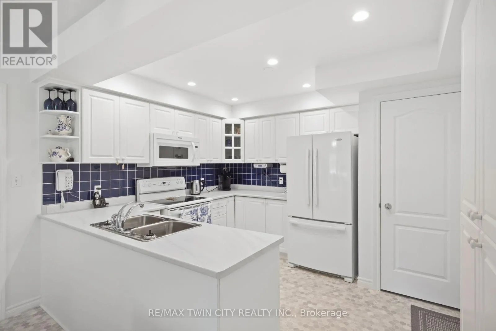 1 - 10 ISHERWOOD AVENUE