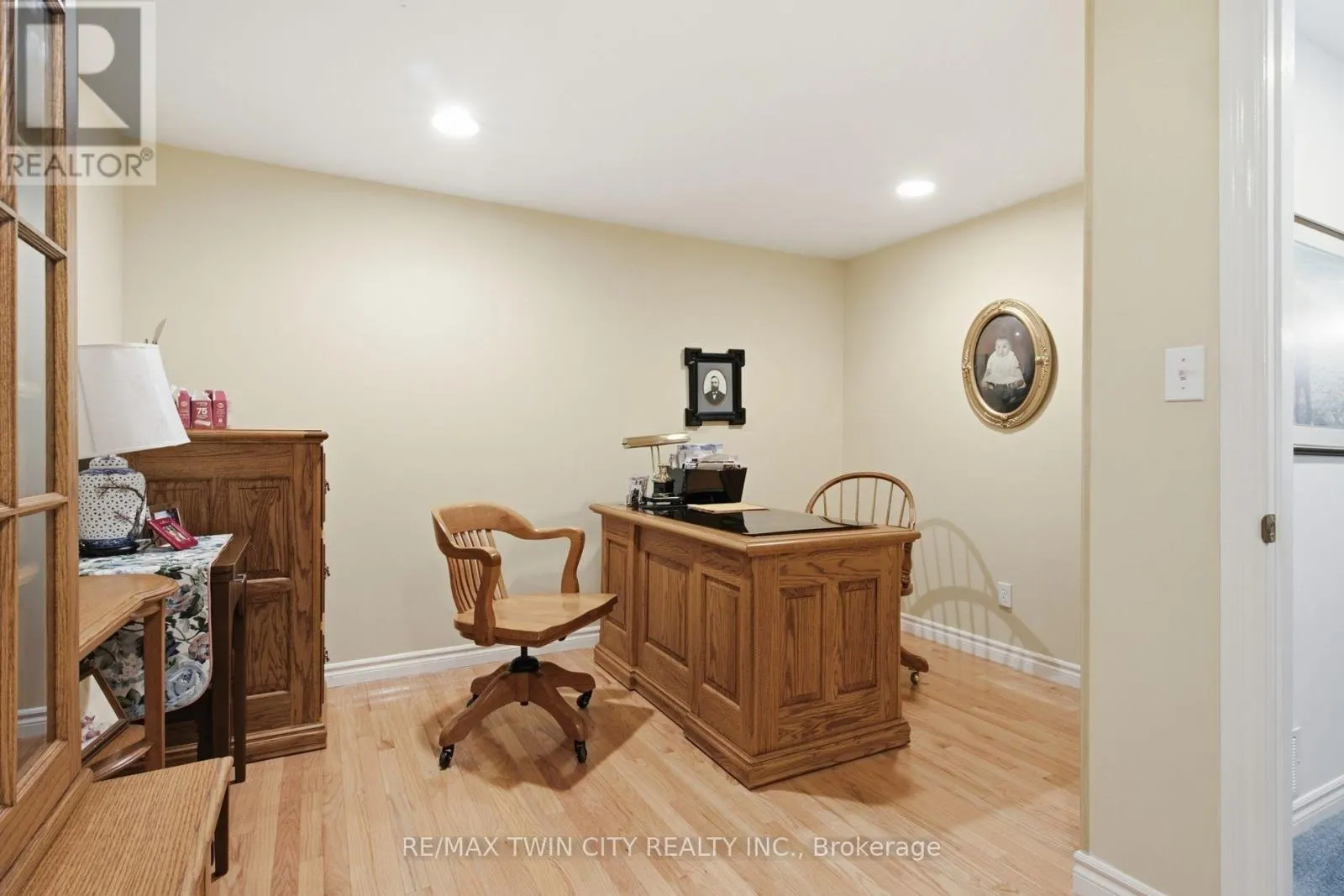 1 - 10 ISHERWOOD AVENUE