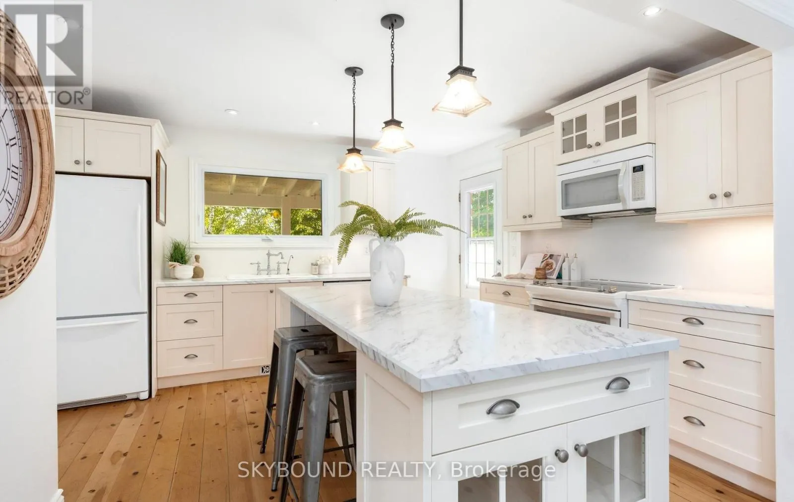 9 DELERIN CRESCENT