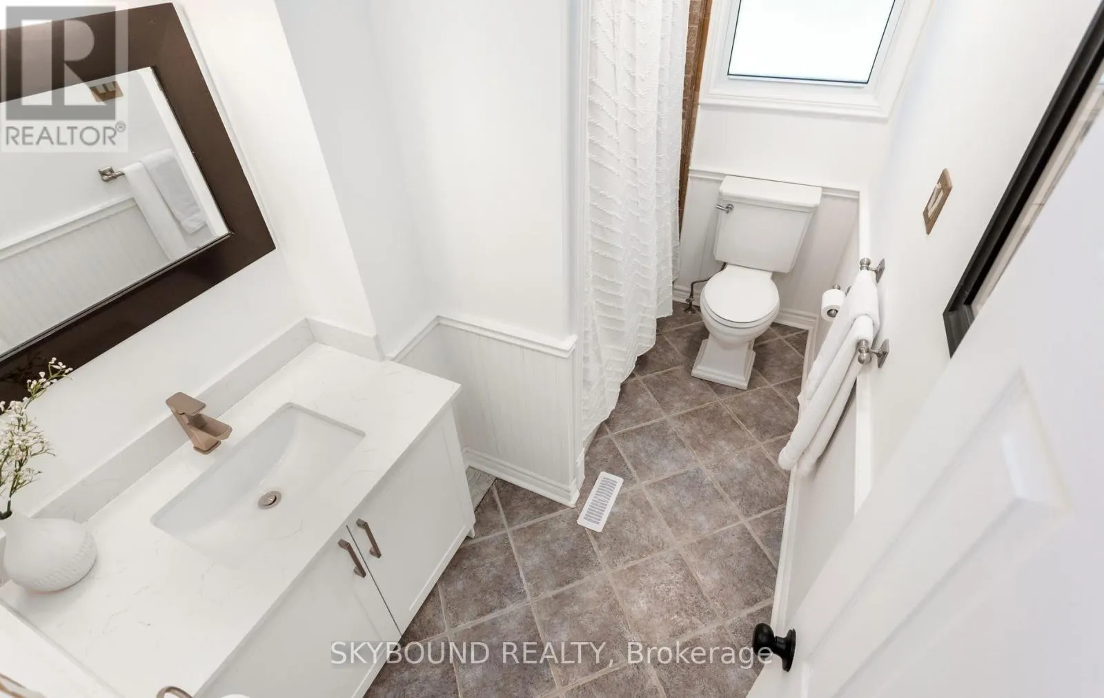 9 DELERIN CRESCENT