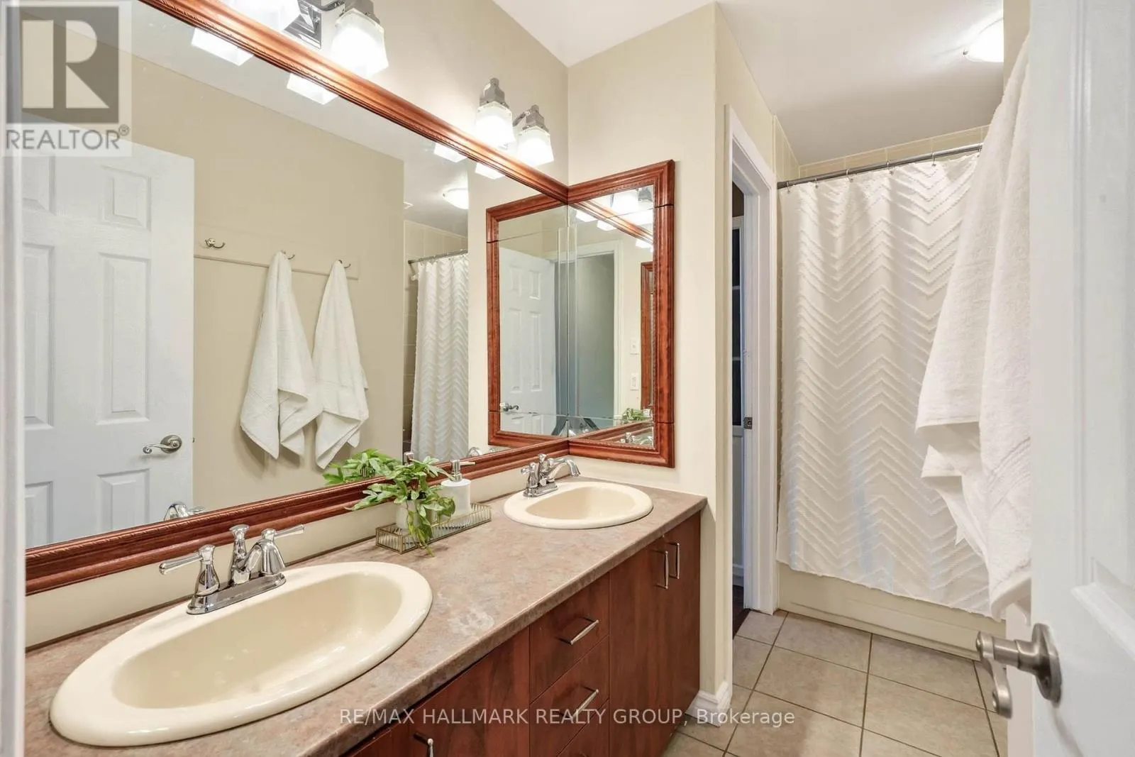 385 PRINCESS LOUISE DRIVE