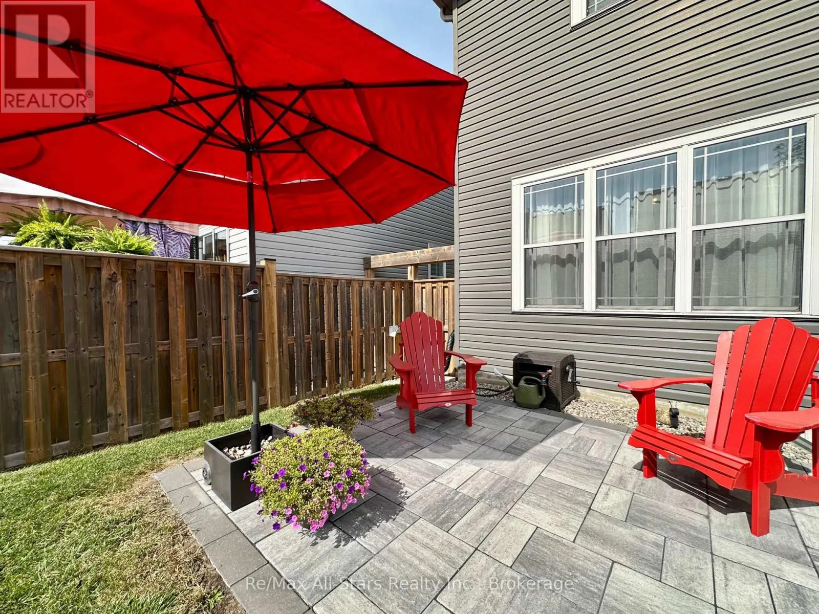 9 BRIARWOOD AVENUE