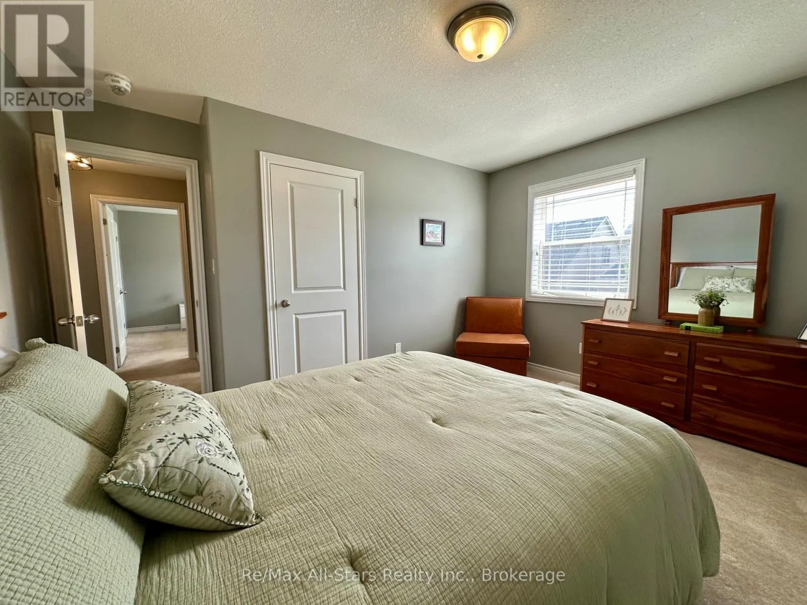 9 BRIARWOOD AVENUE