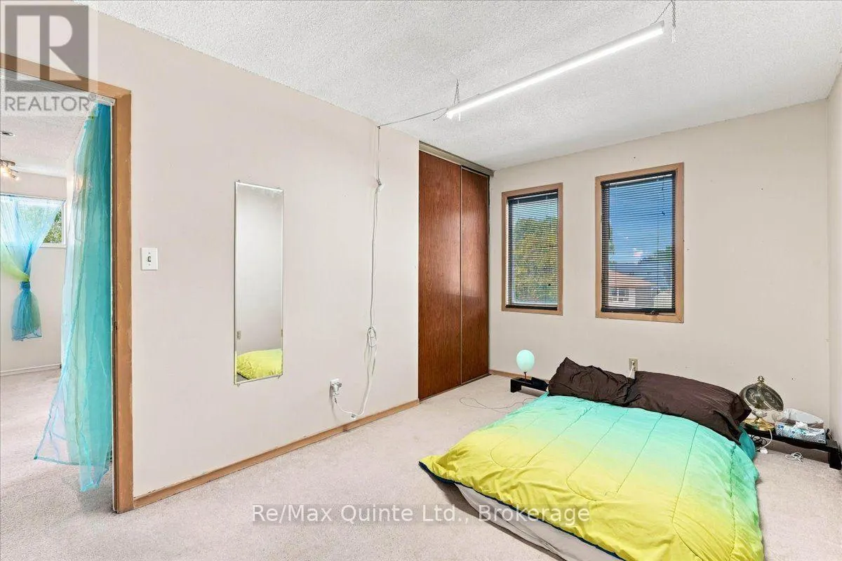 281 COLLEGE STREET W