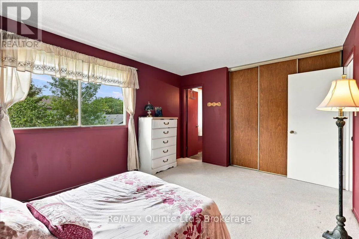 281 COLLEGE STREET W