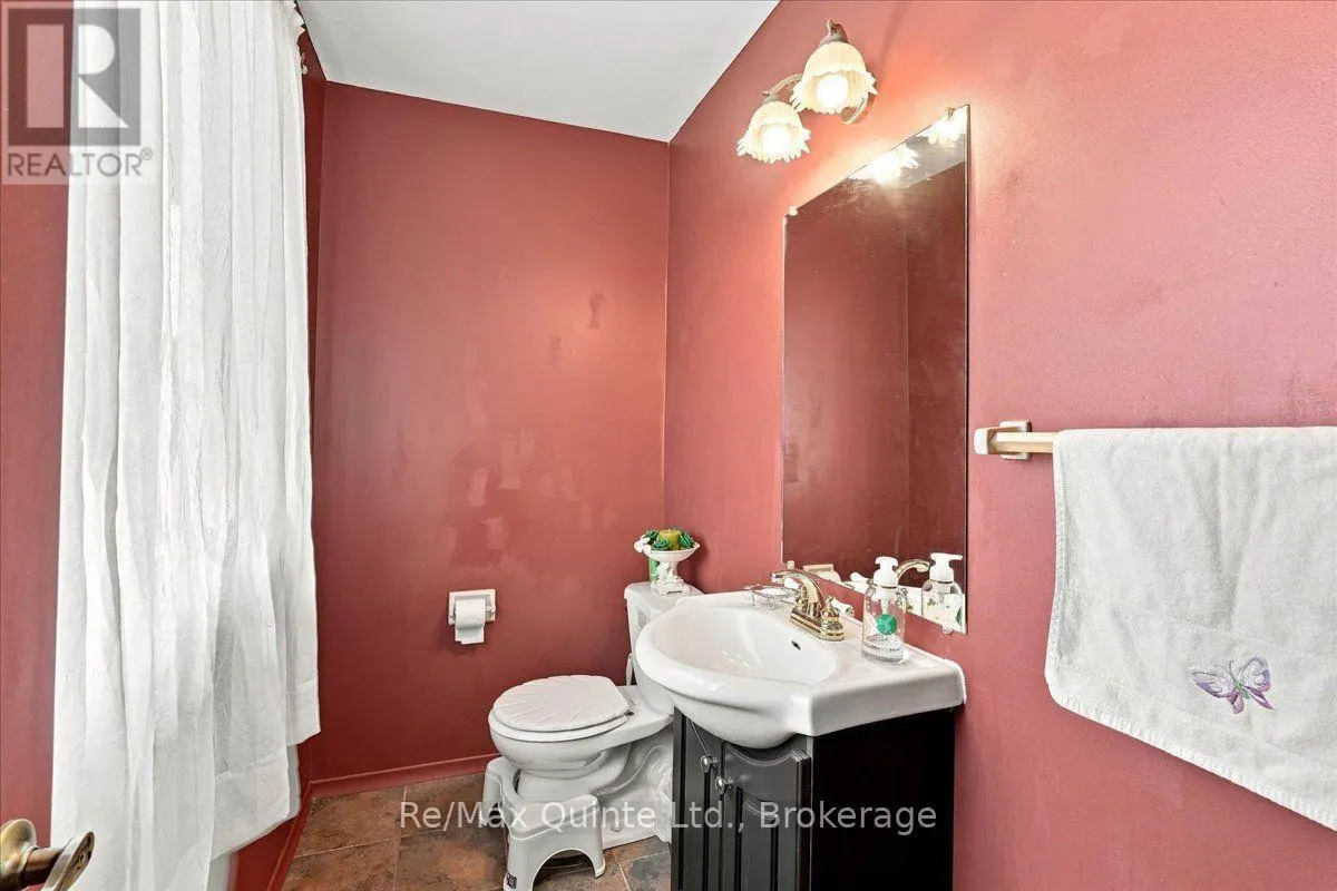 281 COLLEGE STREET W