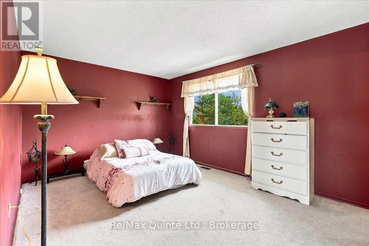281 COLLEGE STREET W