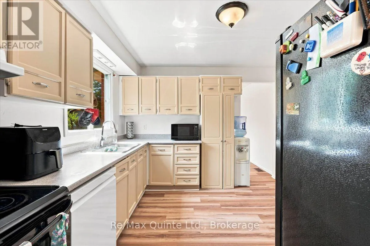 281 COLLEGE STREET W