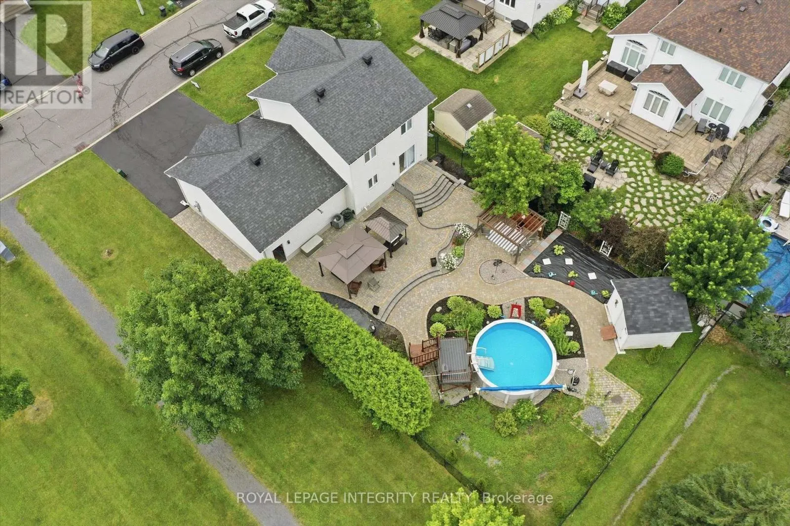 36 FRONTENAC BOULEVARD