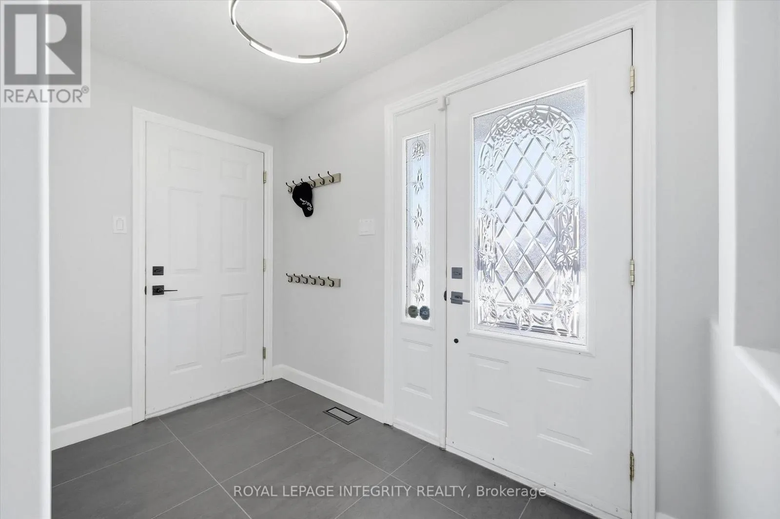 36 FRONTENAC BOULEVARD