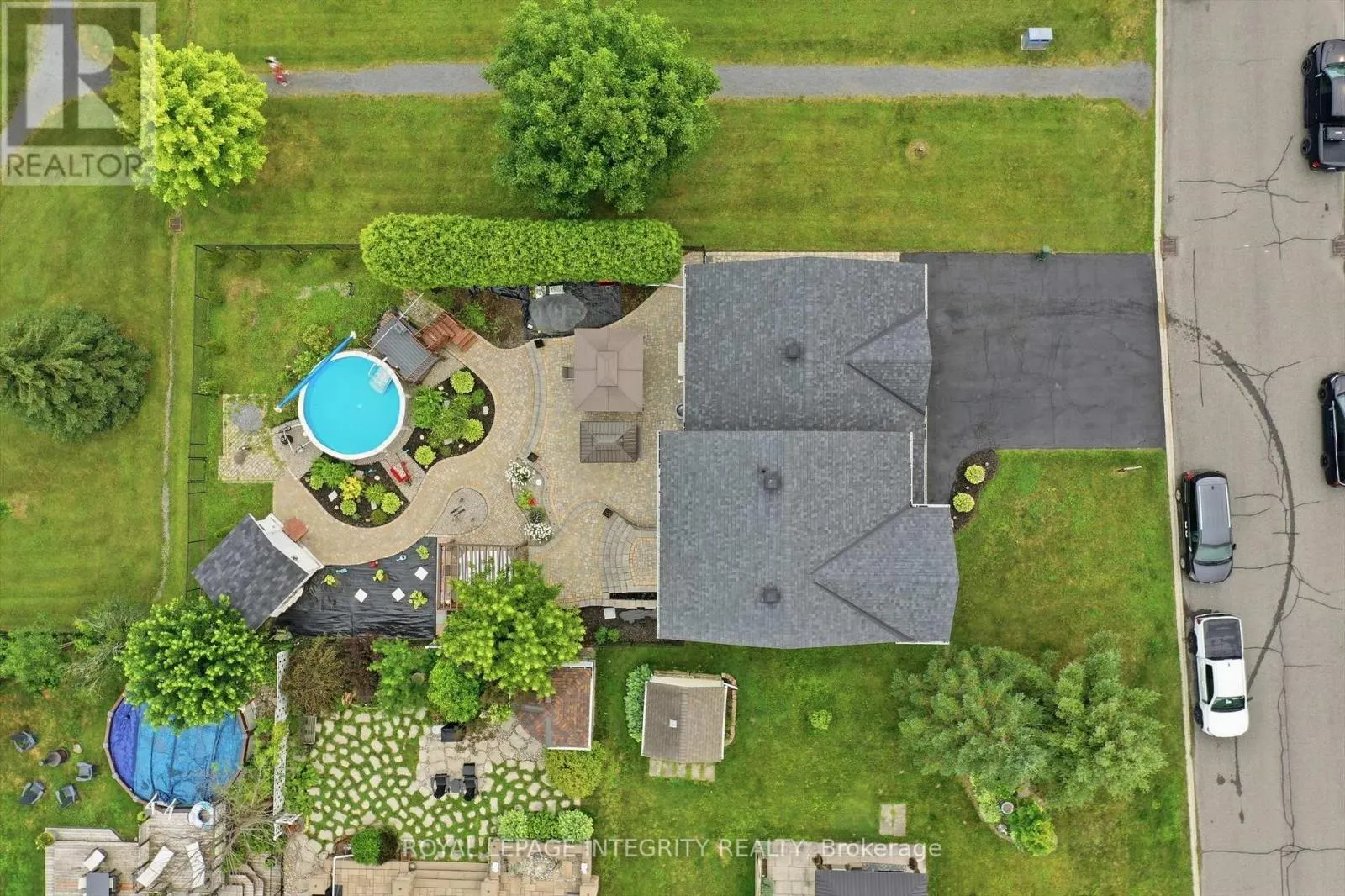 36 FRONTENAC BOULEVARD